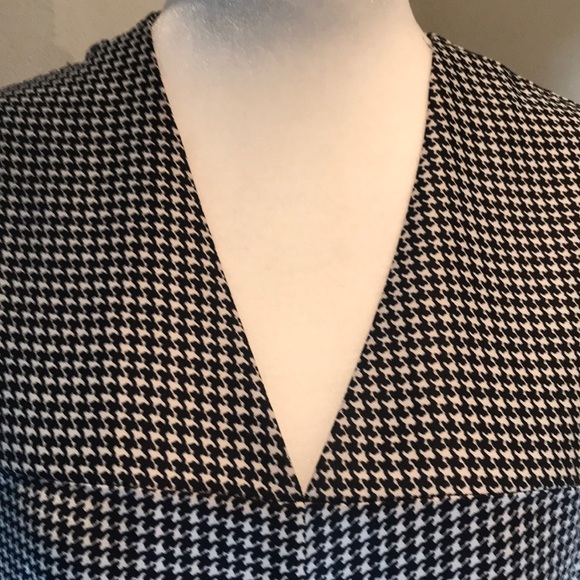 “CLUB MONACO” Tunic Style Black and White Dress. - Picture 7 of 14
